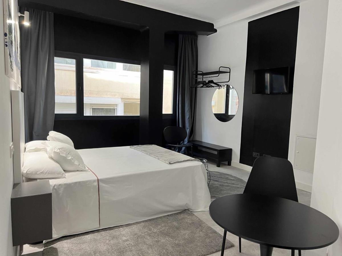 Апартаменти Dama Modern & Luxury Малага Екстер'єр фото